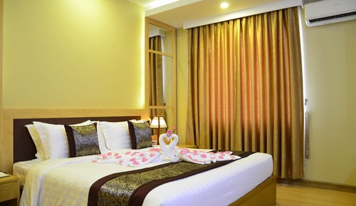 Royal Double Room, 1 King Bed, Bathtub, City View