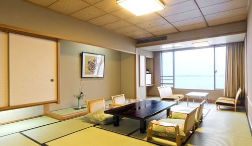 East Wing (Theater Dining-Ai)