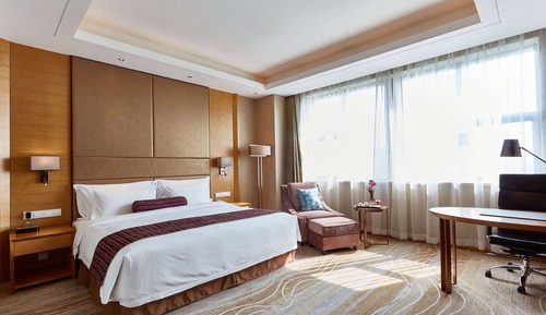Deluxe Room, 1 King Bed, Smoking