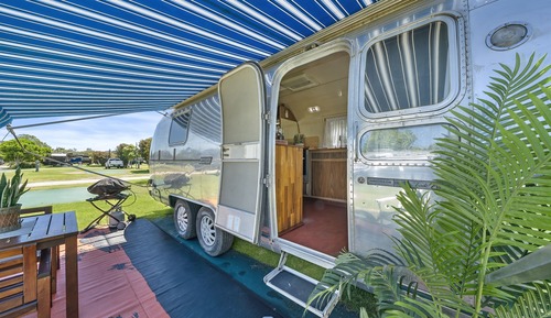 Tradewind Airstream Caravan (Shared Toilet)