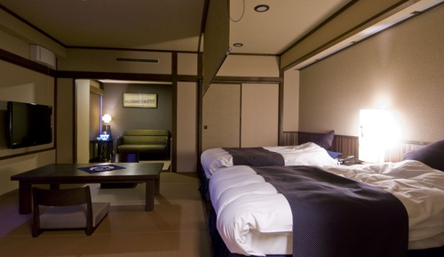 Ai No Michi - Japanese Western Style Suite with Mixed Bedding Types and Shared Hot Spring Access