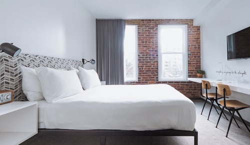 Room, 1 King Bed (Hive)