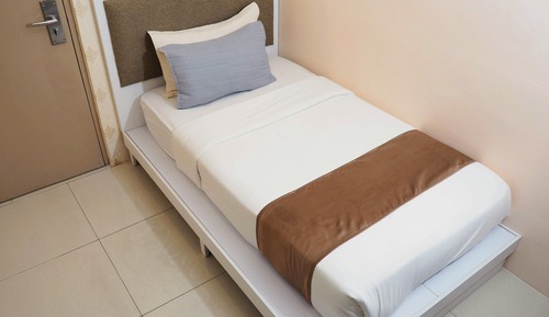 Superior Single Room with Window