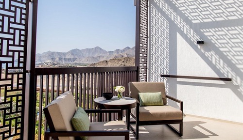 Classic Room, 1 King Bed, Club Lounge Access, Garden View