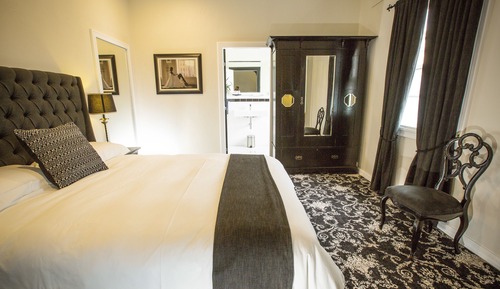 Premier Room (With Lounge) No Pets