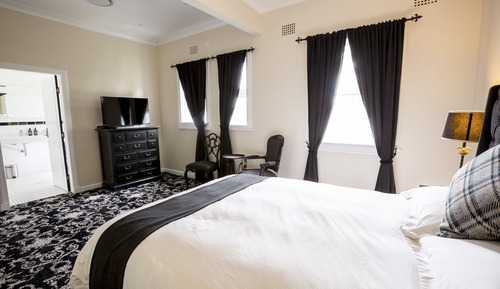 Premier Room (Hill-Side) No Pets