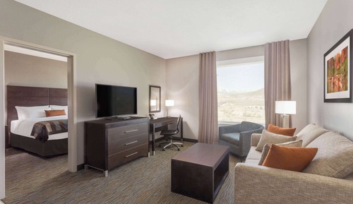 Suite, 1 Bedroom, Non Smoking (1 King Bed)