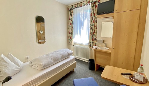 Standard Single Room, Non Smoking, Hill View