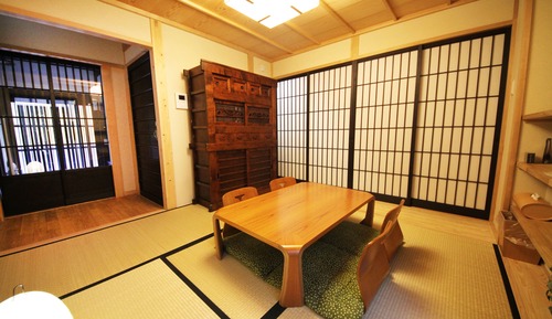 Japanese Style Townhouse (Beds + Futons)