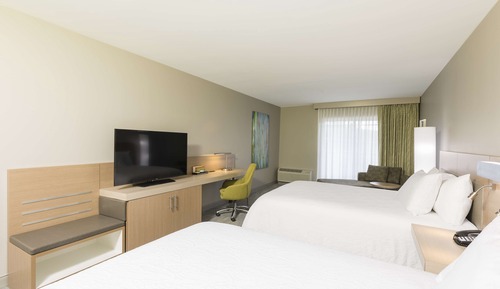 Room, 2 Queen Beds (Drinks & Snacks)