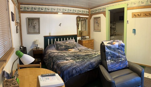 Basic Cabin, 1 Queen Bed, Kitchen (Cabin #4)