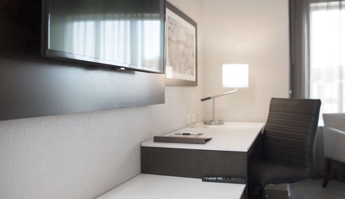Junior Studio Suite, 1 King Bed with Sofa bed