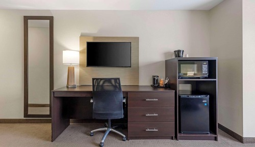 Suite, 1 King Bed with Sofa bed, Accessible, Non Smoking
