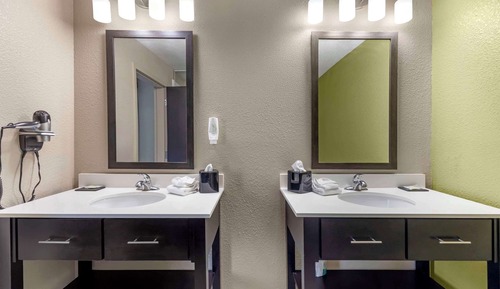 Suite, 2 Queen Beds, Non Smoking (Upgrade)
