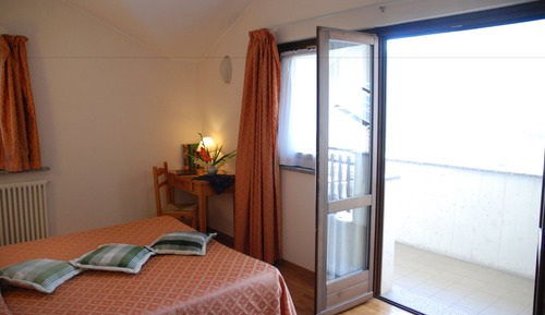 Basic Triple Room, Balcony, Mountain View