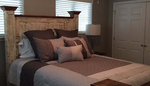 Unit B - Condo, 2 Bedrooms, 2 Bath, 1 King, 1 Queen, and Sofa Bed - River View