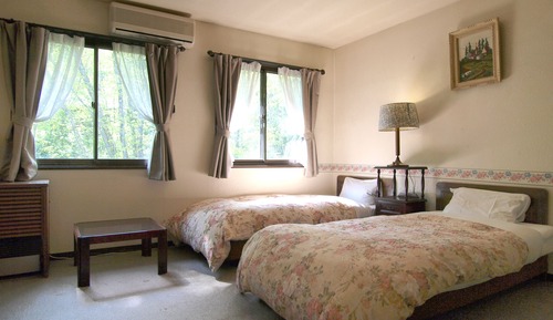 Standard Twin Room, Shared Bathroom