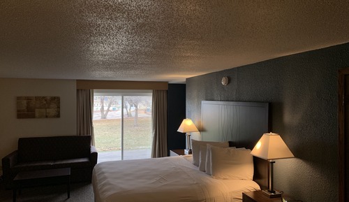 Deluxe Room, 1 King Bed, Non Smoking, Pool View