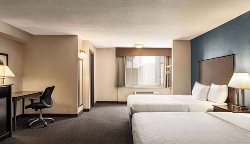 Room, 2 Double Beds, Non Smoking, Pool View (Mobility Accessible)