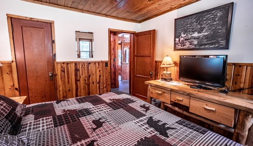 Family House, 2 Bedrooms, River View, Mountainside