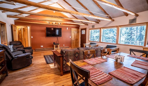 Family House, 3 Bedrooms, River View, Mountainside