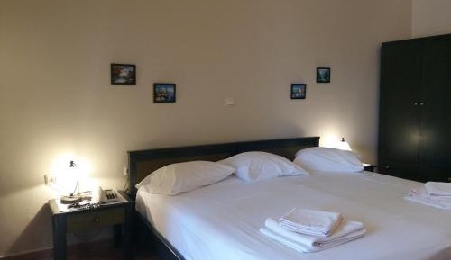 Studio (2 Adults)