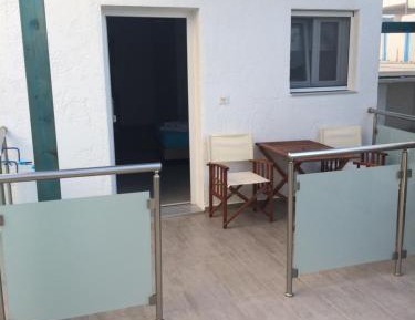 Studio Ground Floor (1-2 Adults)