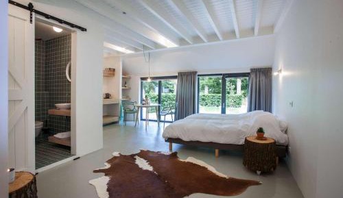 Twin Room with Private Bathroom