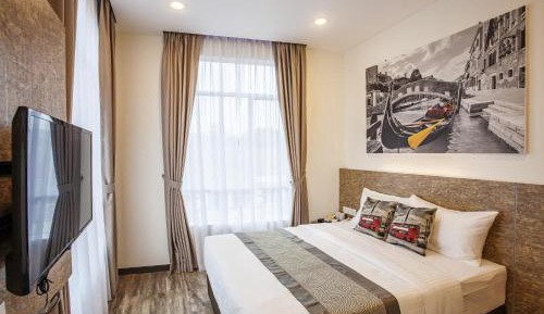 Standard Queen Room
