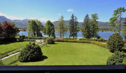 Single Room with Balcony and Lake View