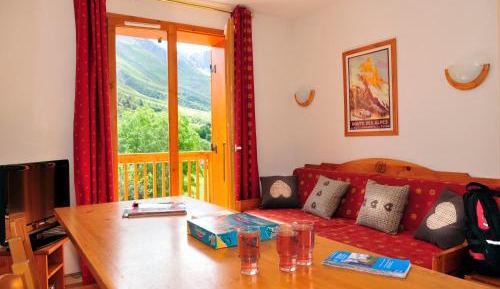 One-Bedroom Apartment (6 Adults)