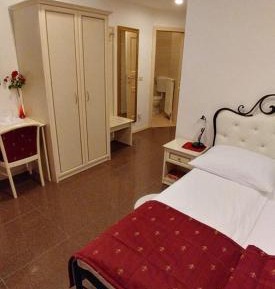 Double Room with Spa Bath