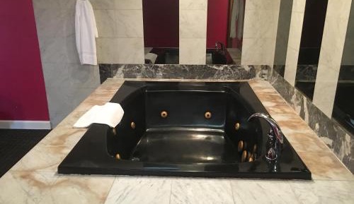 King Suite with Spa Bath
