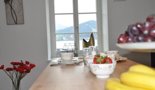 Apartment with Lake View