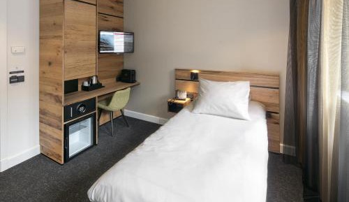 Large Single Room