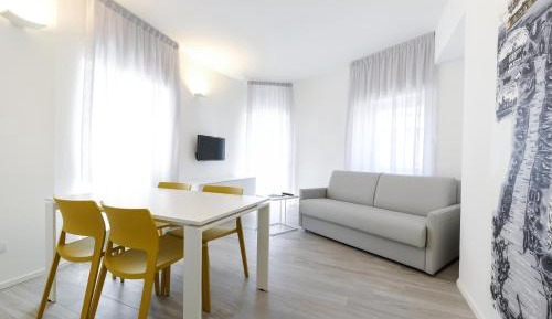 Two-Bedroom Apartment with Lake View
