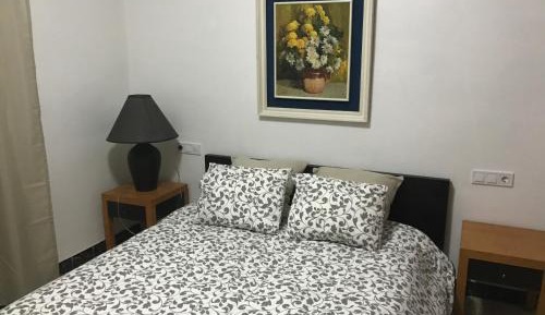 Queen Room with Shared Bathroom