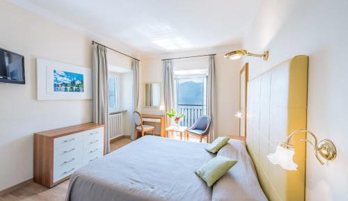 Superior Double Room with Lake View