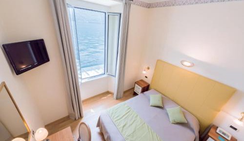 Double Room with Lake View