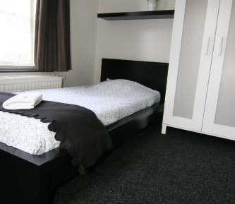 Single Room with Shared Bathroom