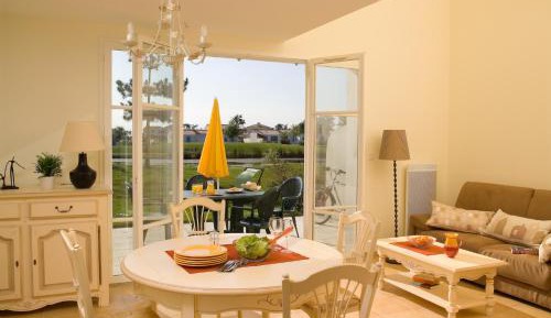 Three-Bedroom House (6 Adults)