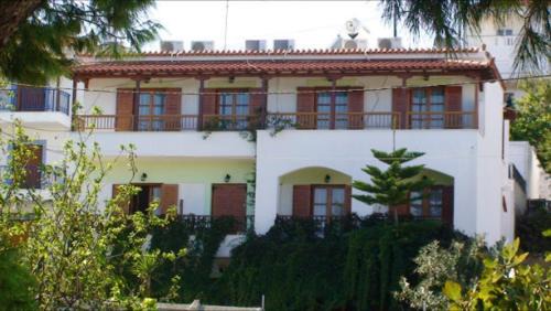 Studio (2 Adults)