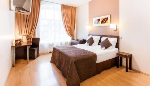 Double or Twin Room with Street View