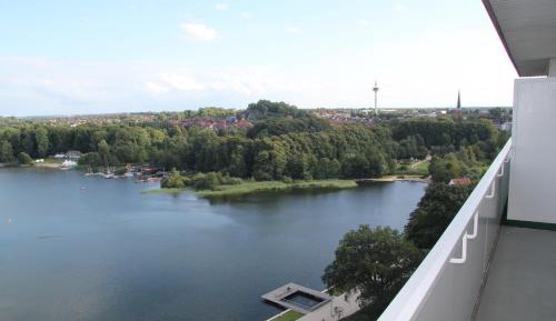 Apartment with Lake View