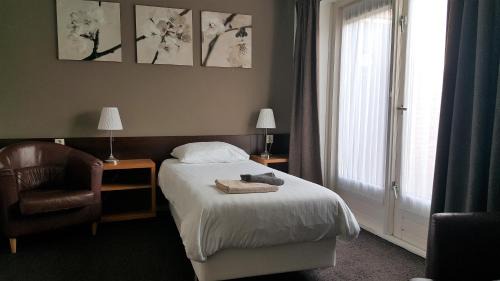 Single Room with Private Bathroom