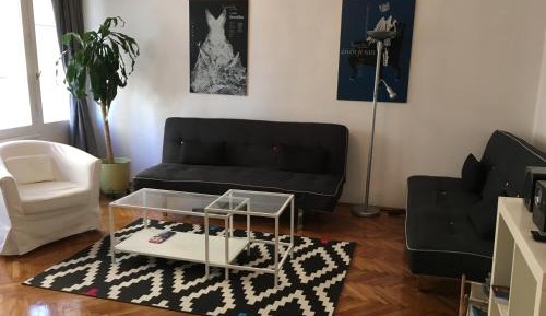 One-Bedroom Apartment with City View