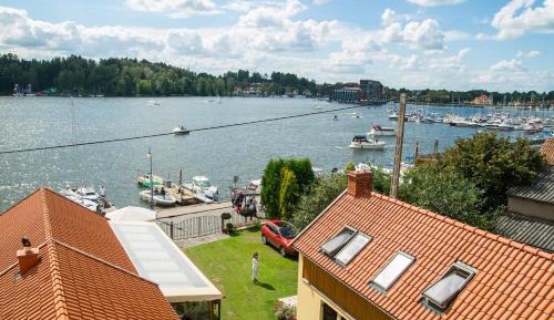 Bungalow - Water Front 