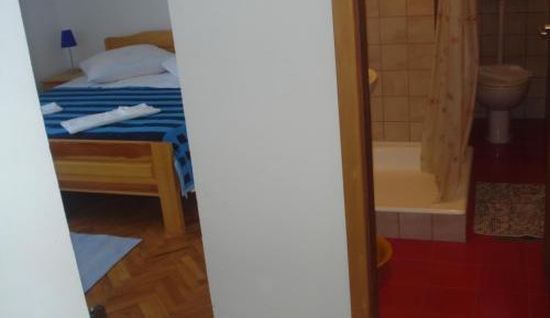 Studio (3 Adults)