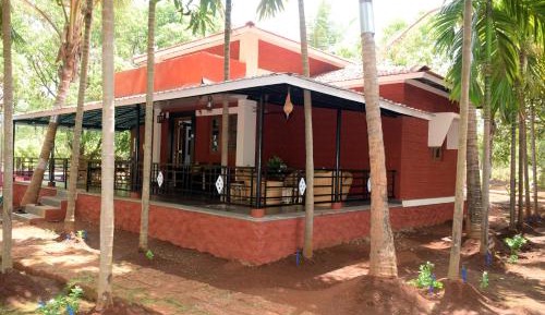 Bungalow with Garden View