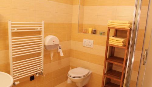 Quadruple Room with Private Bathroom